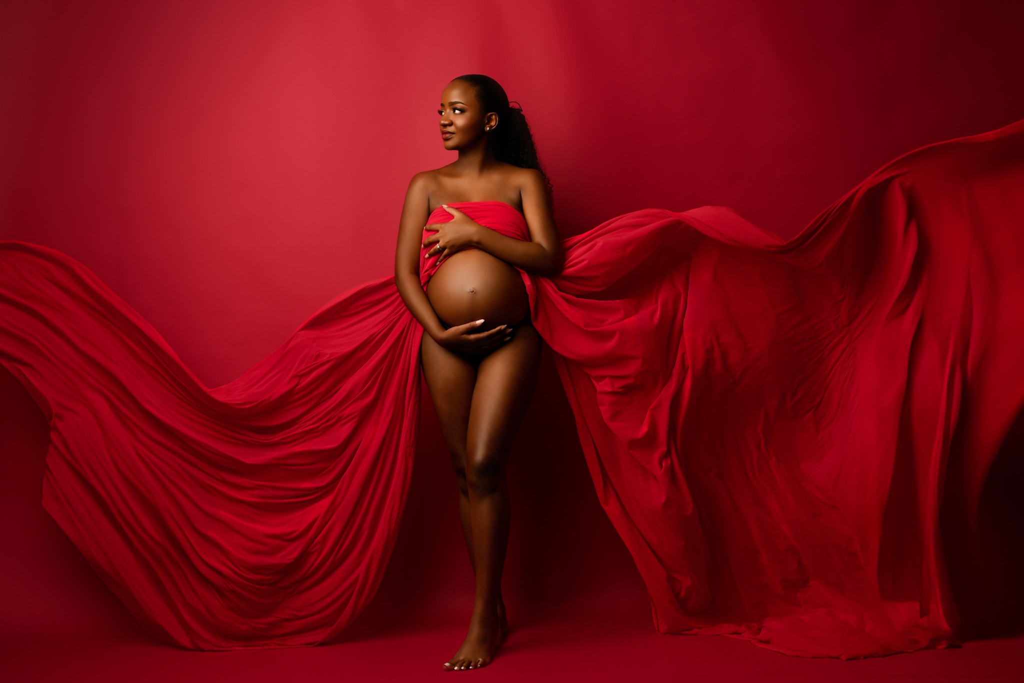 Maternity portrait by Natacha D Photographie
